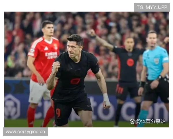 拉菲尼亚:与莱万多夫斯基形成进攻连线 拉菲尼亚:与莱万多夫斯基形成进攻连线