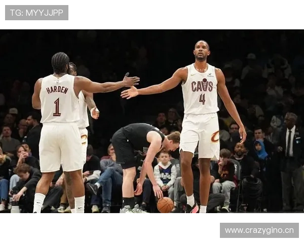 埃文·莫布里突破能力提升显著 拉开内线防守差距